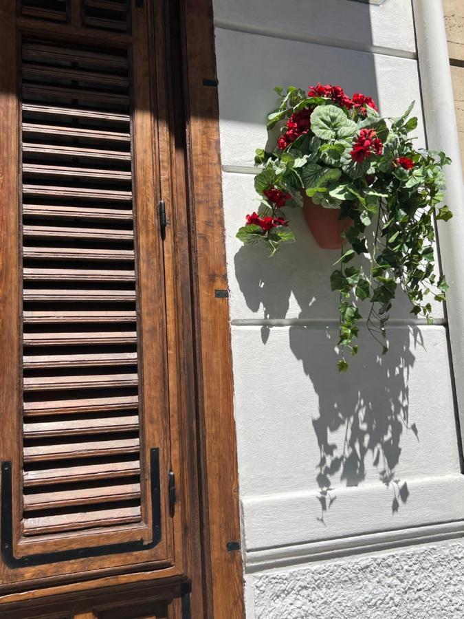 Porta Dei Greci Bed & Breakfast ปาแลร์โม ภายนอก รูปภาพ