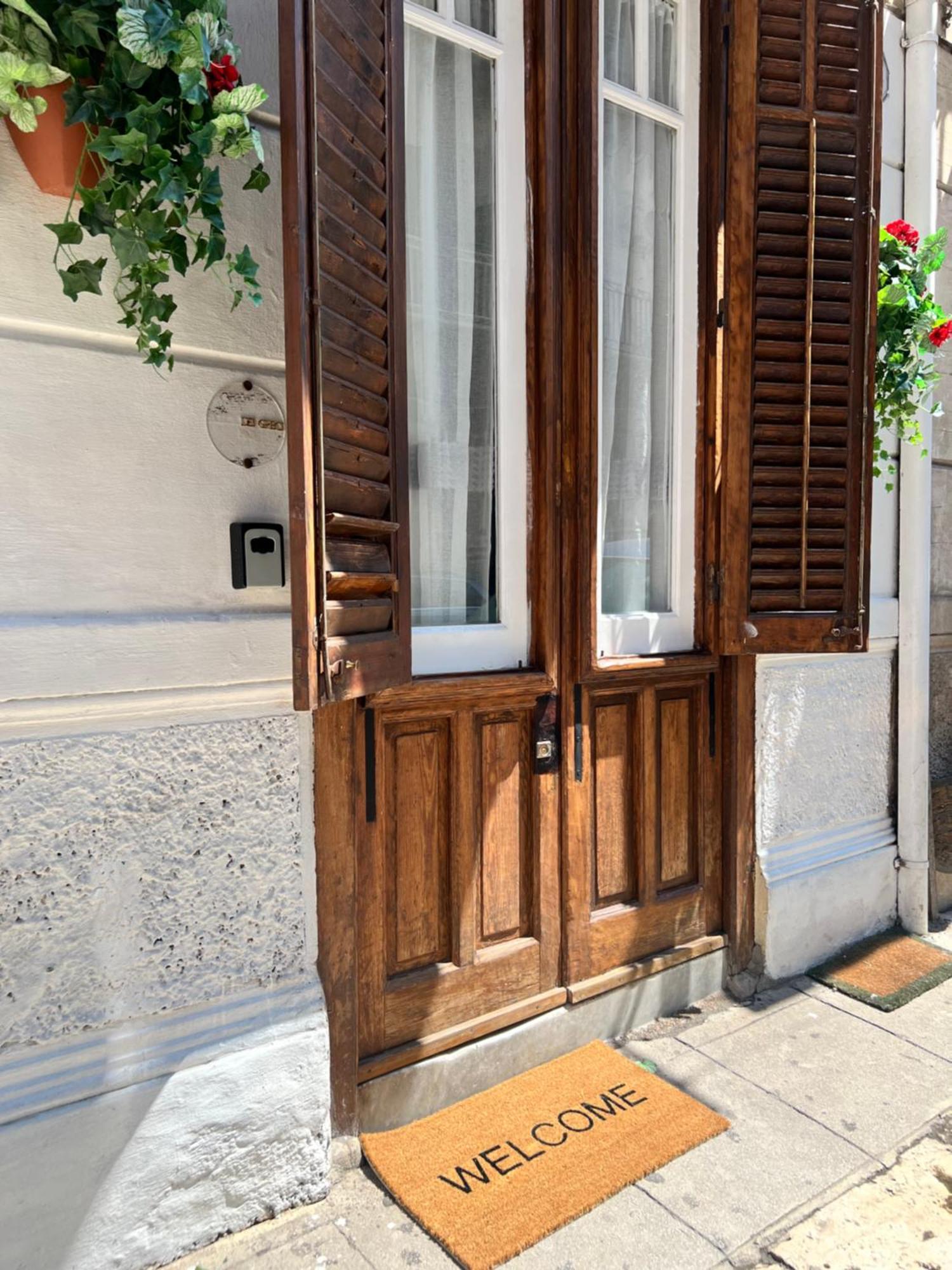 Porta Dei Greci Bed & Breakfast ปาแลร์โม ภายนอก รูปภาพ